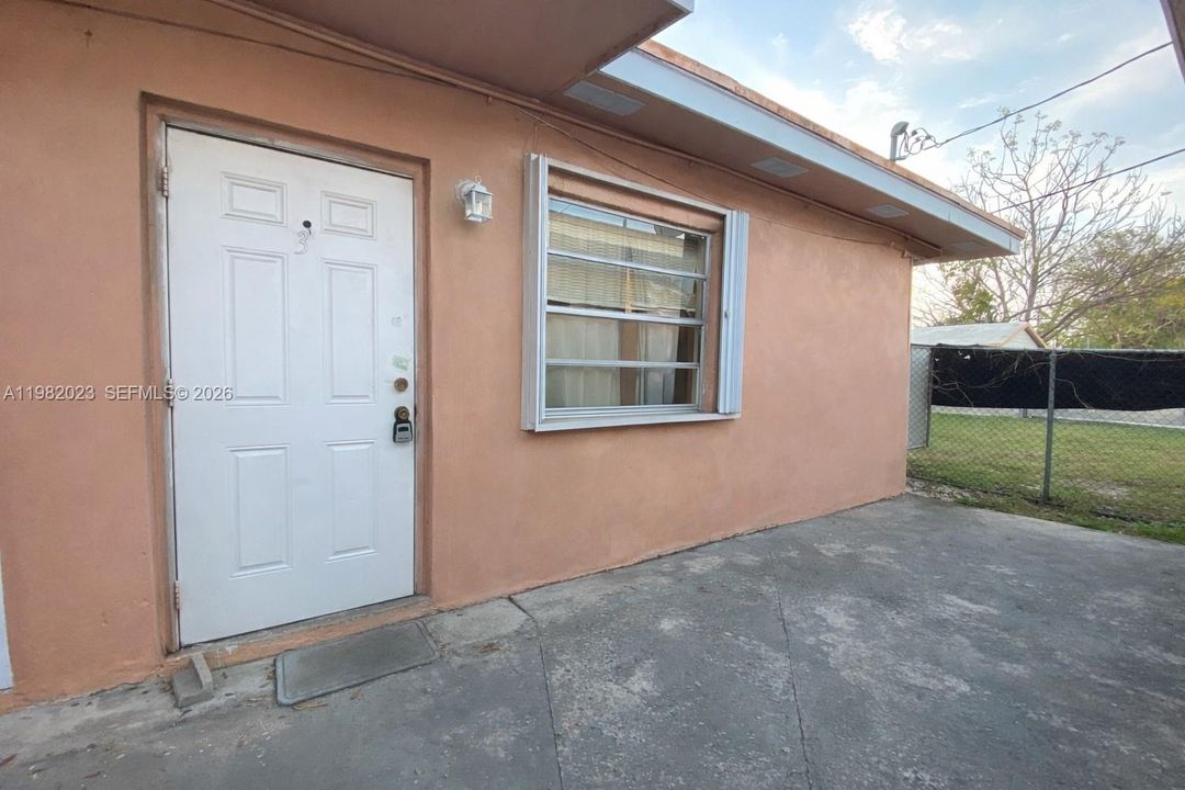 For Rent: $1,200 (1 beds, 1 baths, 2397 Square Feet)