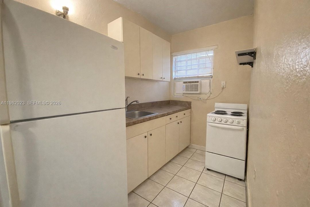For Rent: $1,200 (1 beds, 1 baths, 2397 Square Feet)