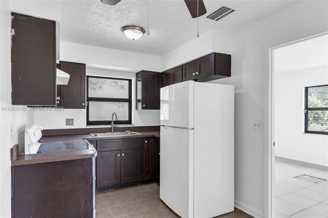 En Venta: $749,825 (0 camas, 0 baños, 2025 Pies cuadrados)