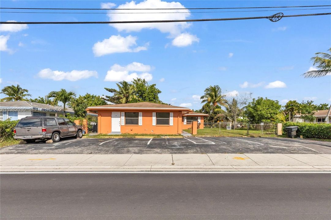 En Venta: $749,825 (0 camas, 0 baños, 2025 Pies cuadrados)
