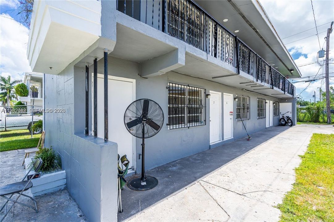 For Rent: $1,150 (0 beds, 1 baths, 3651 Square Feet)