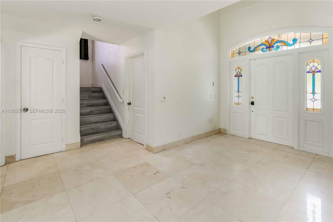En Venta: $1,425,000 (5 camas, 3 baños, 3156 Pies cuadrados)