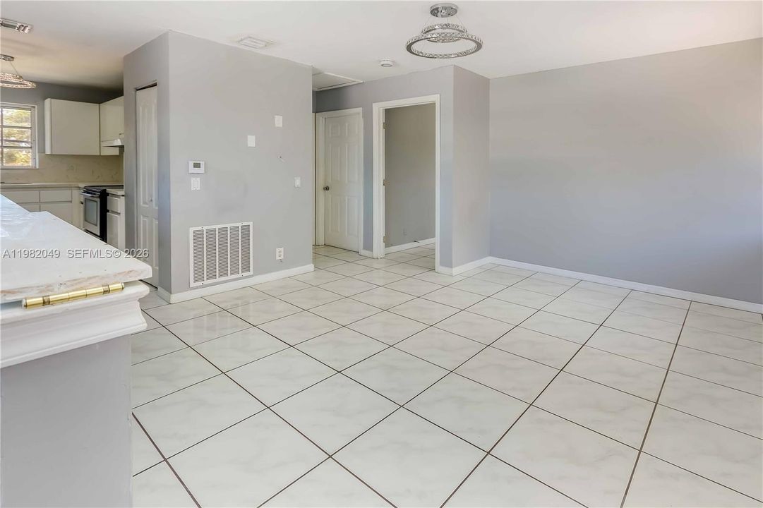 En Venta: $1,425,000 (5 camas, 3 baños, 3156 Pies cuadrados)