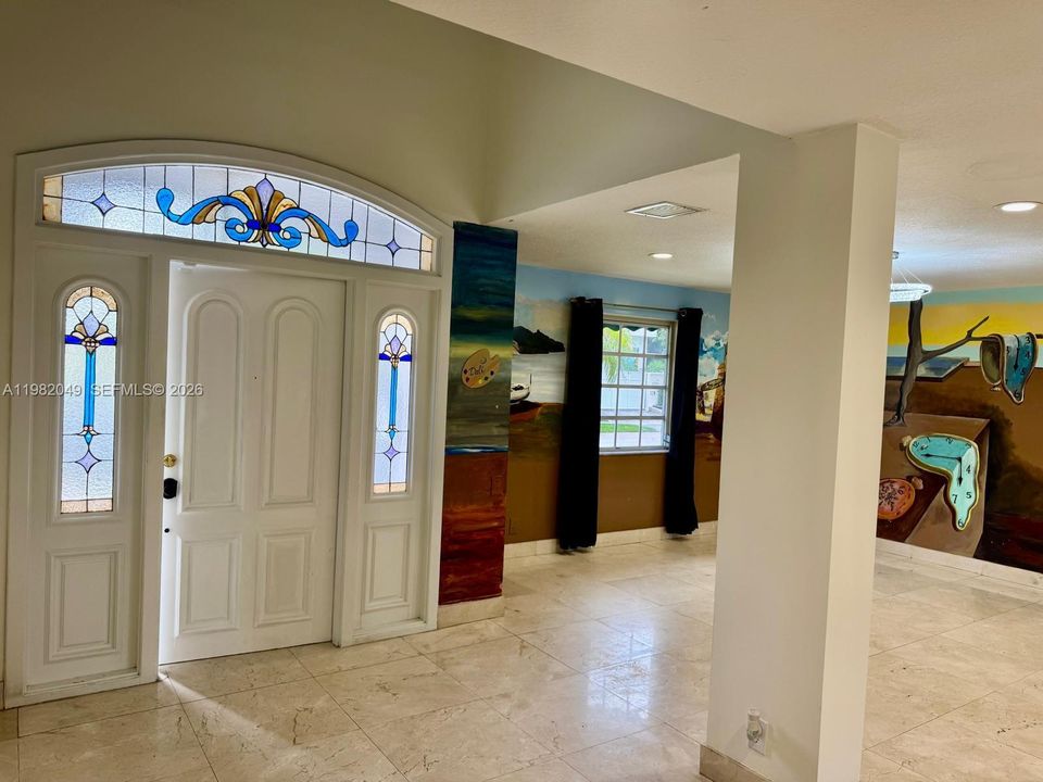 En Venta: $1,425,000 (5 camas, 3 baños, 3156 Pies cuadrados)