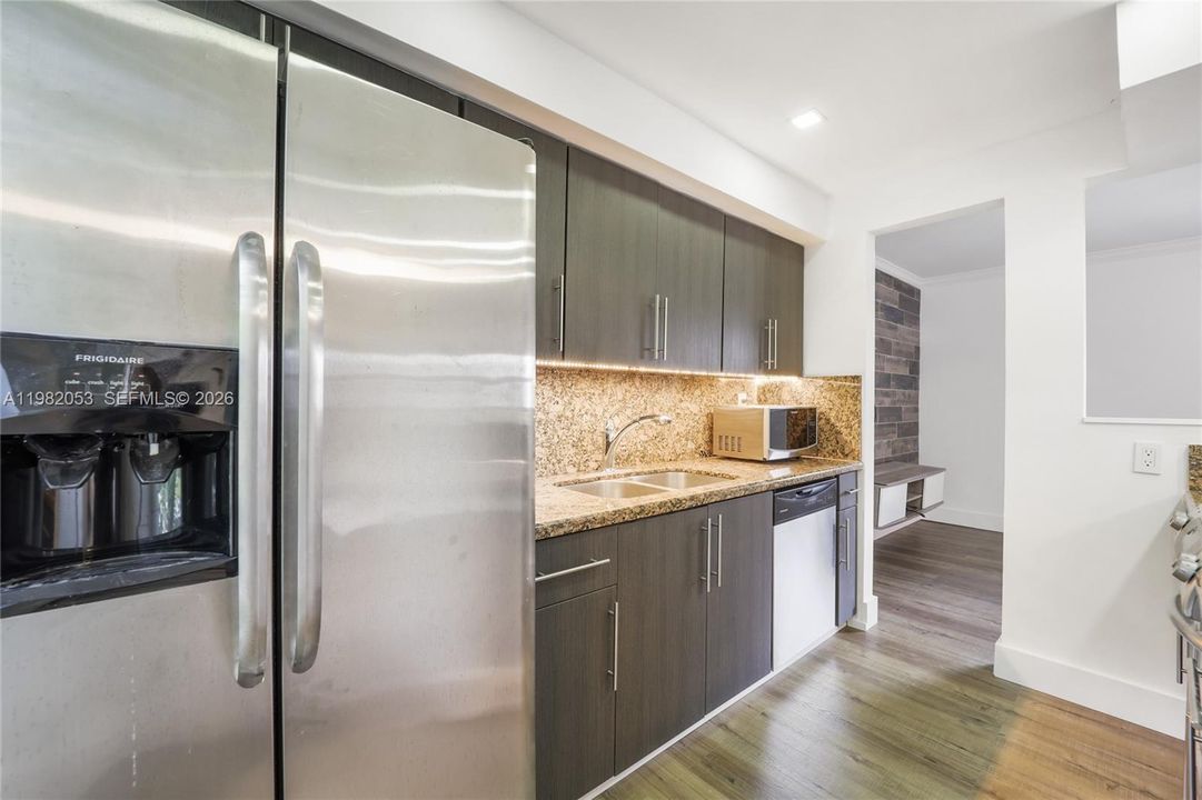 En Venta: $425,000 (2 camas, 2 baños, 1015 Pies cuadrados)
