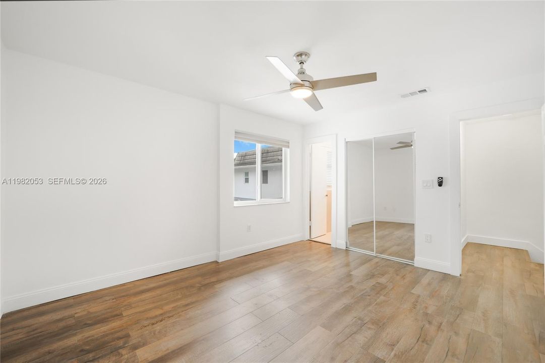 En Venta: $425,000 (2 camas, 2 baños, 1015 Pies cuadrados)