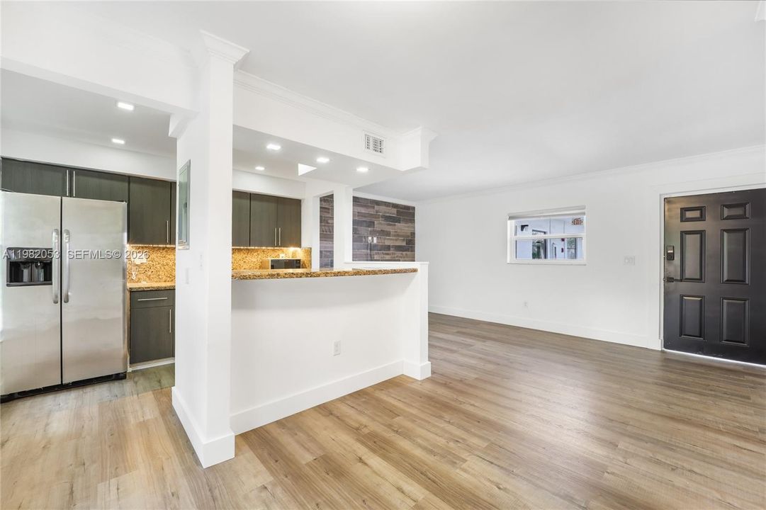 En Venta: $425,000 (2 camas, 2 baños, 1015 Pies cuadrados)