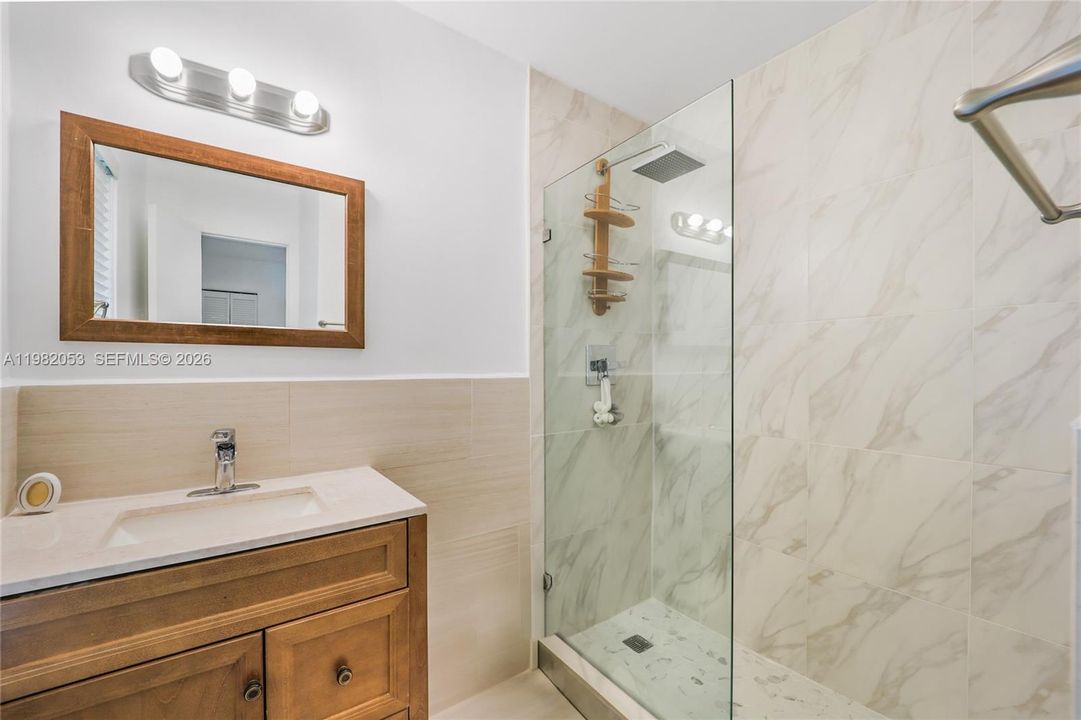 En Venta: $425,000 (2 camas, 2 baños, 1015 Pies cuadrados)