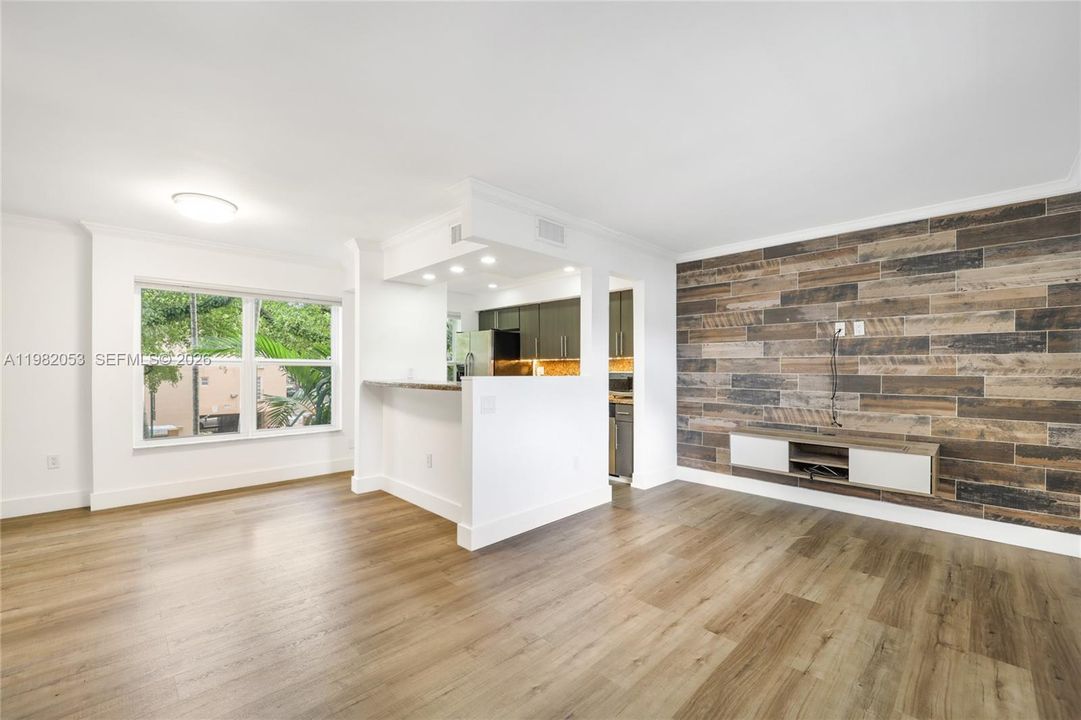 En Venta: $425,000 (2 camas, 2 baños, 1015 Pies cuadrados)