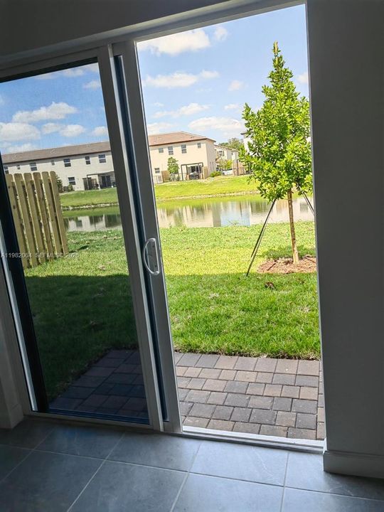 Active With Contract: $3,750 (3 beds, 2 baths, 1695 Square Feet)