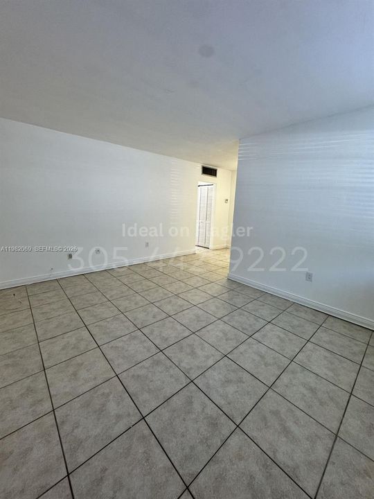 Active With Contract: $1,700 (1 beds, 1 baths, 0 Square Feet)