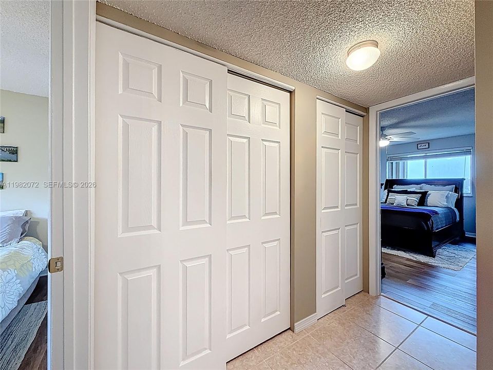 Под контрактом: $260,000 (2 спален, 2 ванн, 1038 Квадратных фут)