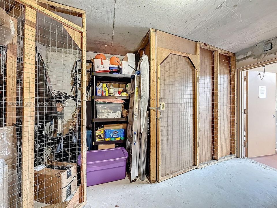 Под контрактом: $260,000 (2 спален, 2 ванн, 1038 Квадратных фут)