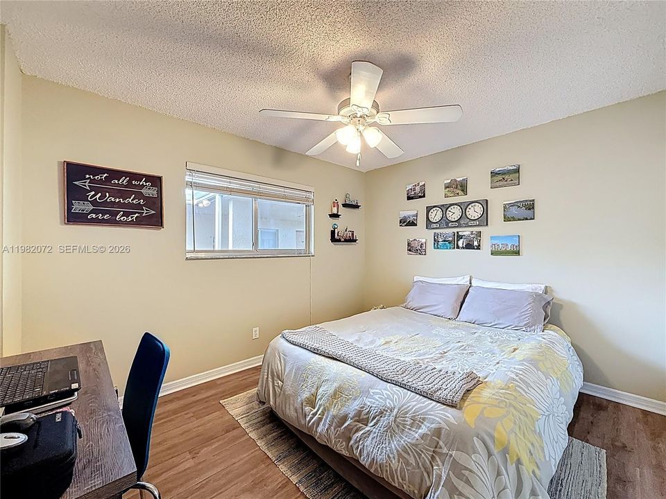 Под контрактом: $260,000 (2 спален, 2 ванн, 1038 Квадратных фут)