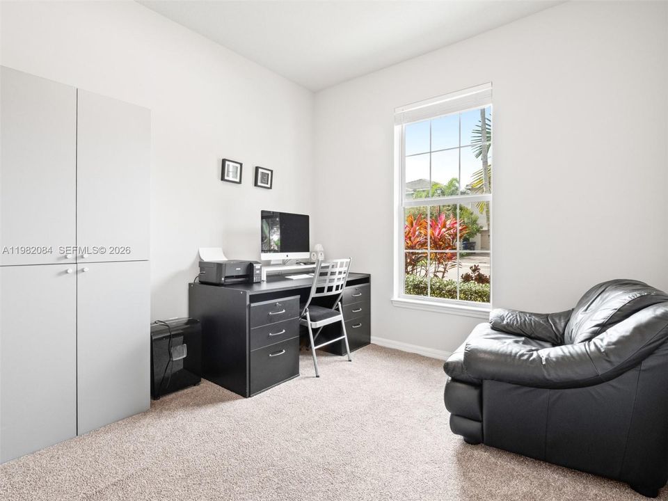 Recently Sold: $735,000 (3 beds, 2 baths, 1742 Square Feet)
