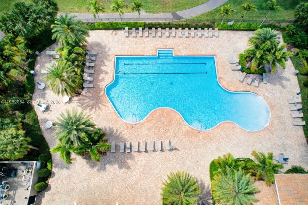 Recently Sold: $735,000 (3 beds, 2 baths, 1742 Square Feet)