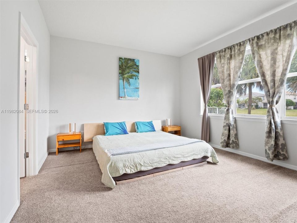 Recently Sold: $735,000 (3 beds, 2 baths, 1742 Square Feet)
