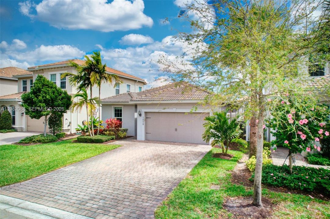 Recently Sold: $735,000 (3 beds, 2 baths, 1742 Square Feet)