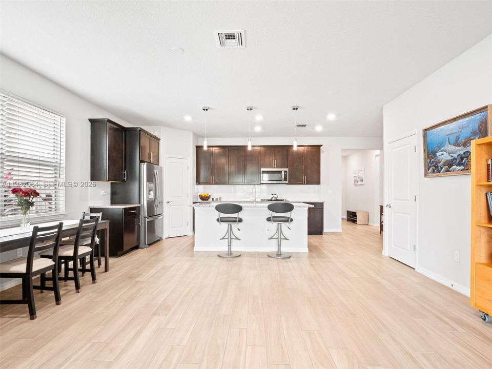 Recently Sold: $735,000 (3 beds, 2 baths, 1742 Square Feet)