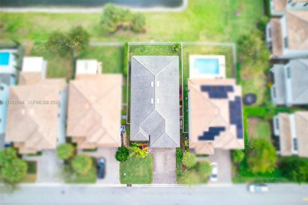 Recently Sold: $735,000 (3 beds, 2 baths, 1742 Square Feet)