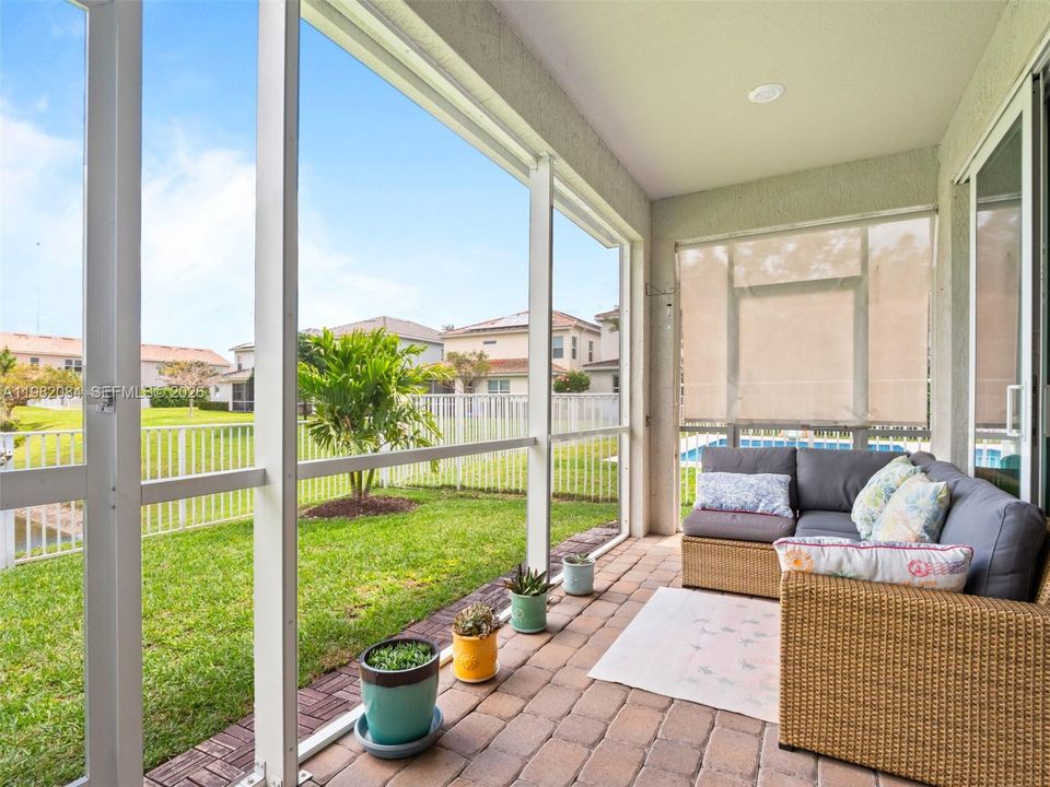 Recently Sold: $735,000 (3 beds, 2 baths, 1742 Square Feet)