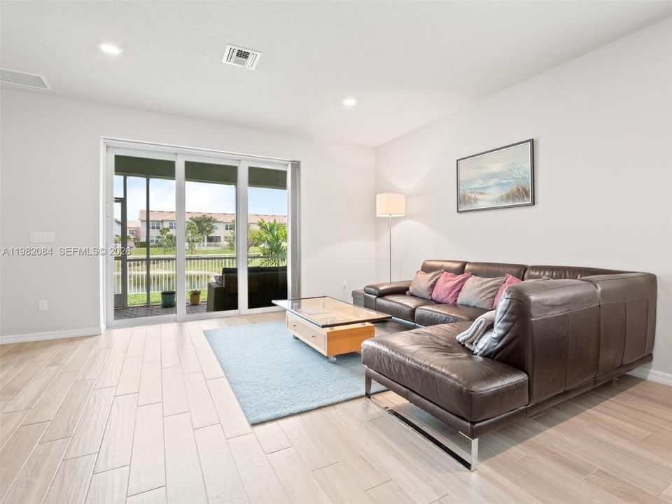 Recently Sold: $735,000 (3 beds, 2 baths, 1742 Square Feet)