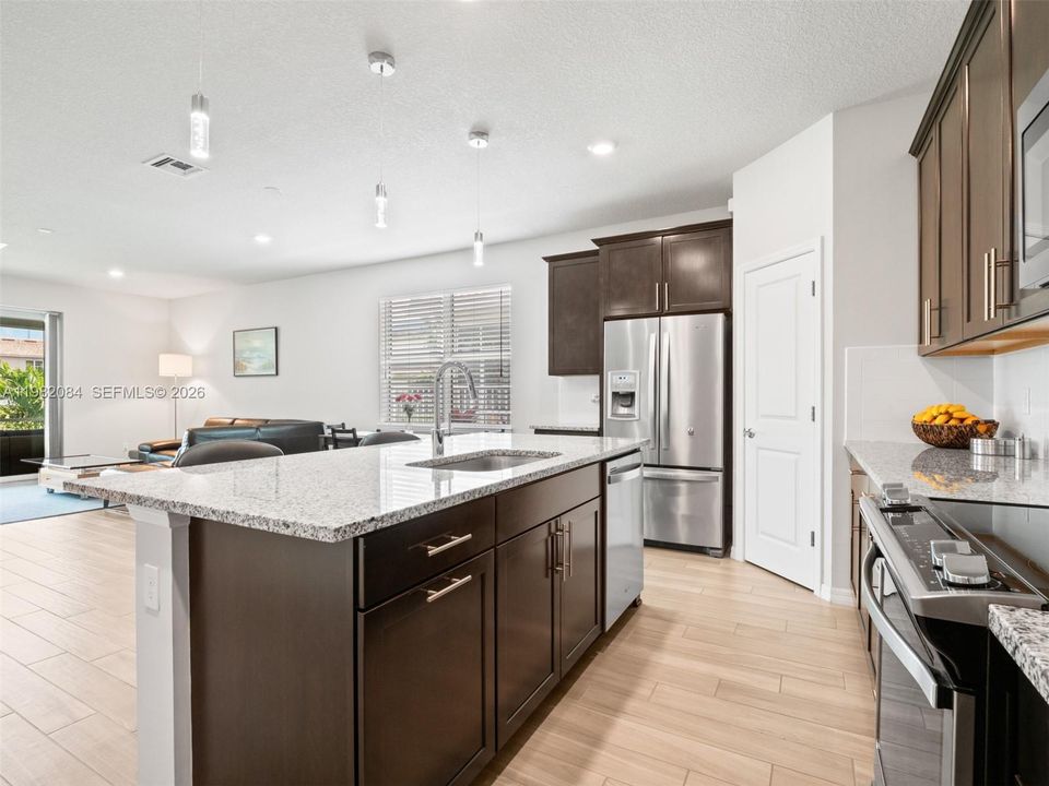 Recently Sold: $735,000 (3 beds, 2 baths, 1742 Square Feet)