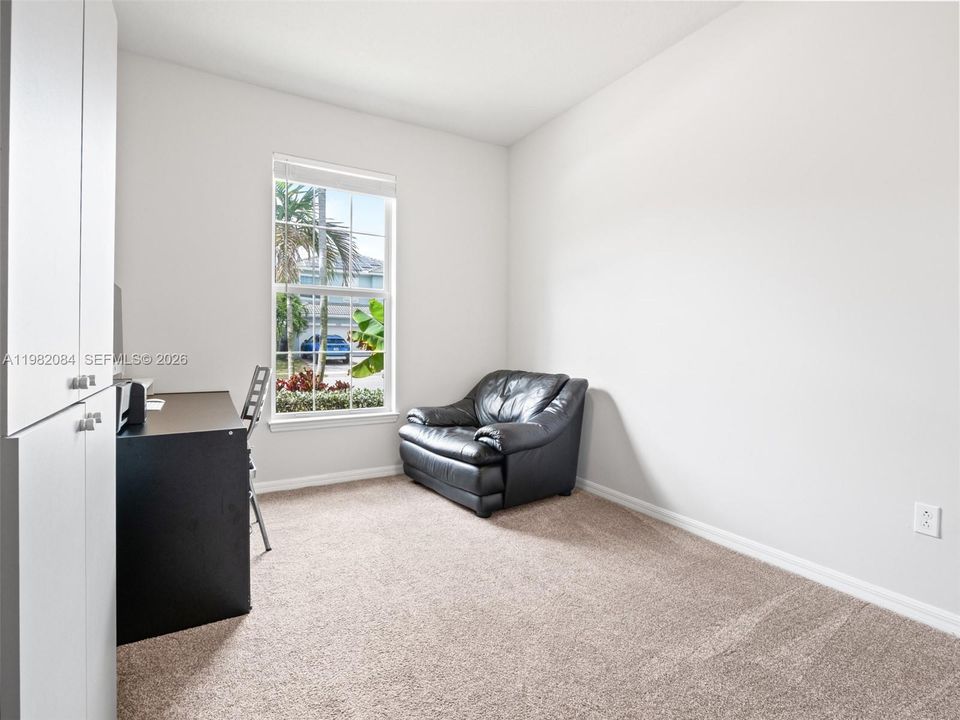 Recently Sold: $735,000 (3 beds, 2 baths, 1742 Square Feet)