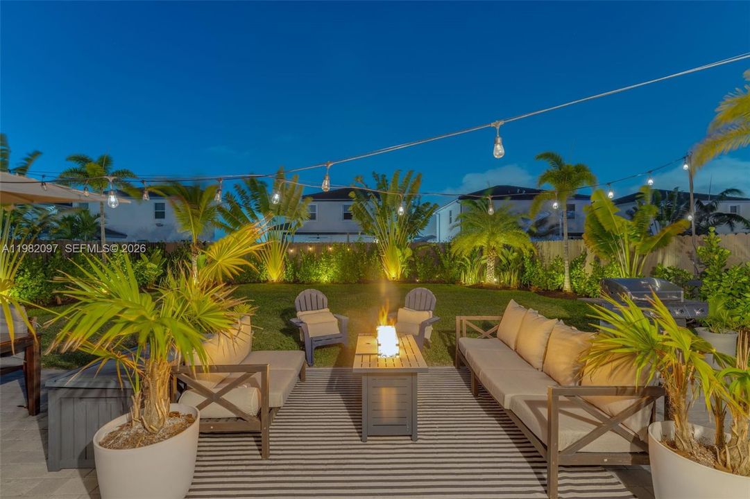 For Sale: $735,000 (4 beds, 2 baths, 2213 Square Feet)