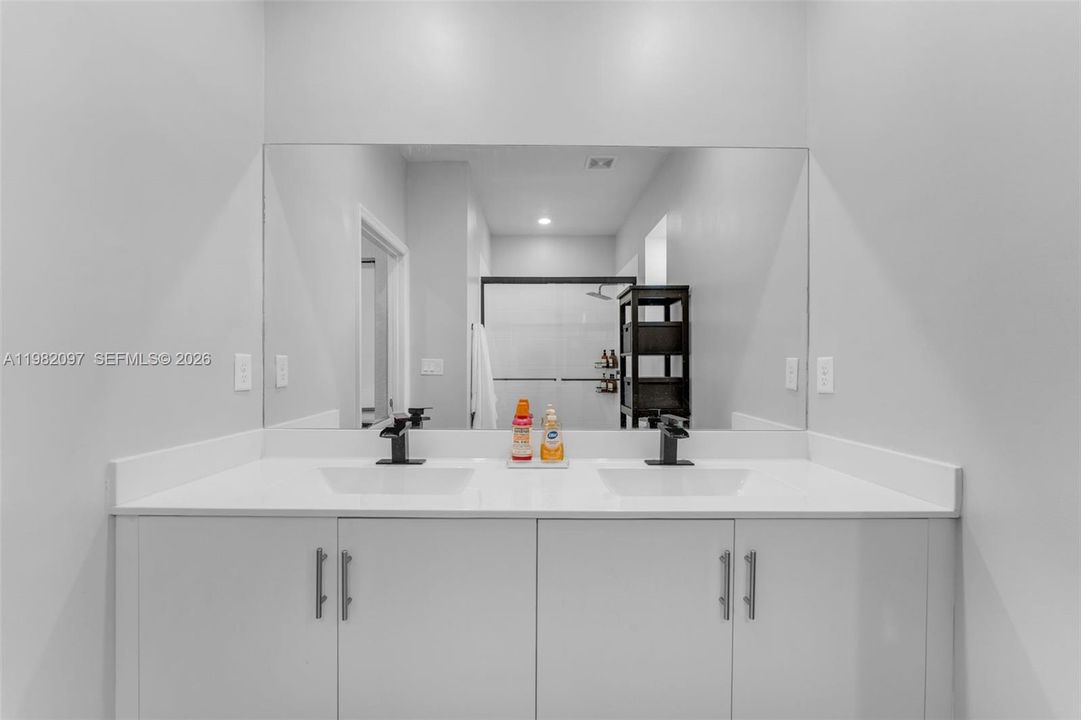 For Sale: $735,000 (4 beds, 2 baths, 2213 Square Feet)