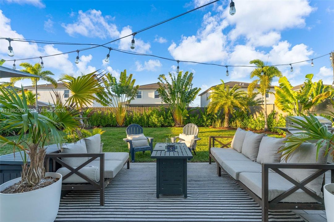 For Sale: $735,000 (4 beds, 2 baths, 2213 Square Feet)