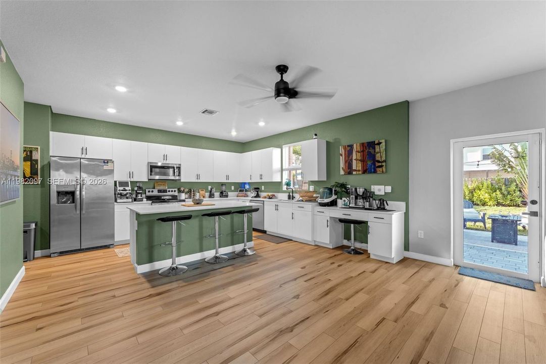For Sale: $735,000 (4 beds, 2 baths, 2213 Square Feet)