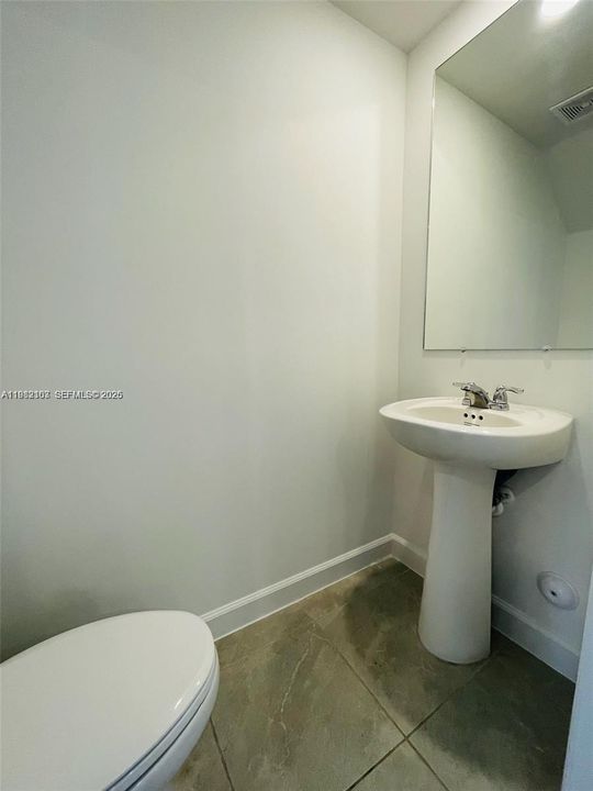 На продажу: $399,900 (3 спален, 2 ванн, 1276 Квадратных фут)