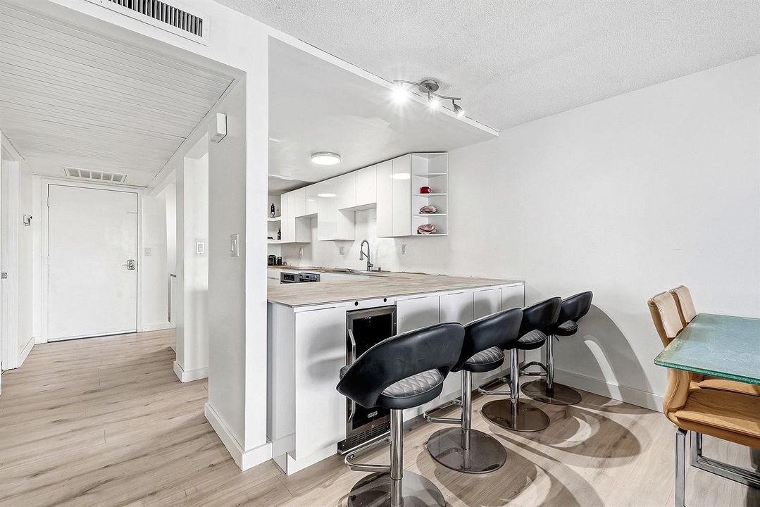 008-6RoyalPalmWay-BocaRaton-FL-33432-SMA