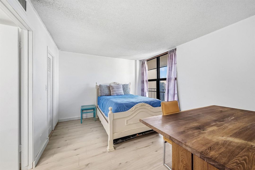 020-6RoyalPalmWay-BocaRaton-FL-33432-SMA