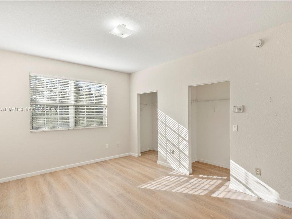 For Sale: $340,000 (2 beds, 2 baths, 1280 Square Feet)