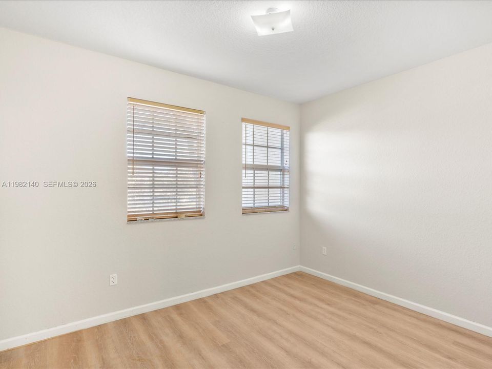 For Sale: $340,000 (2 beds, 2 baths, 1280 Square Feet)