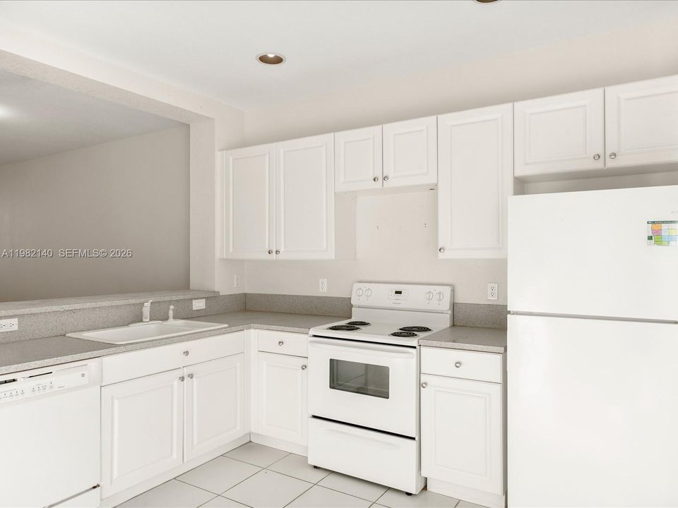 For Sale: $340,000 (2 beds, 2 baths, 1280 Square Feet)