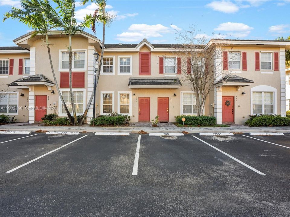 For Sale: $340,000 (2 beds, 2 baths, 1280 Square Feet)