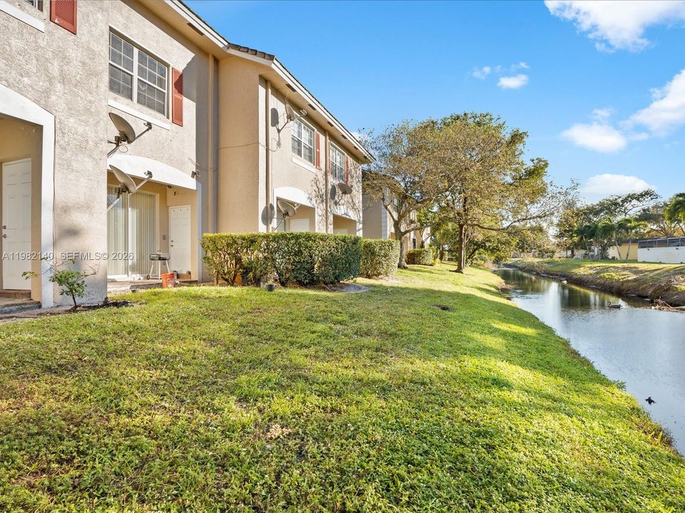 For Sale: $340,000 (2 beds, 2 baths, 1280 Square Feet)
