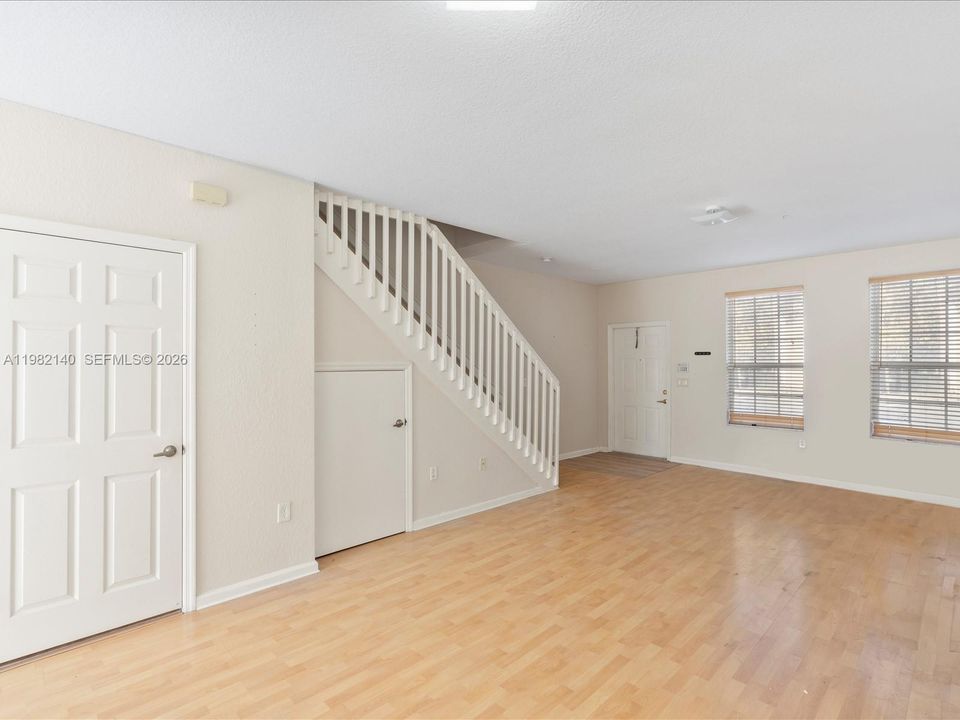 For Sale: $340,000 (2 beds, 2 baths, 1280 Square Feet)