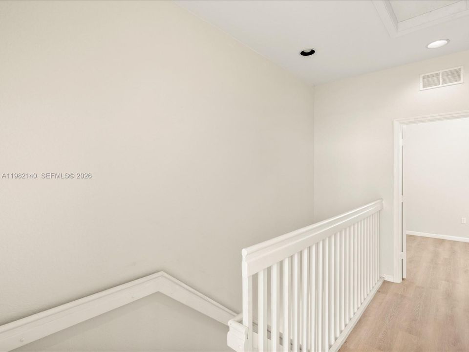 For Sale: $340,000 (2 beds, 2 baths, 1280 Square Feet)