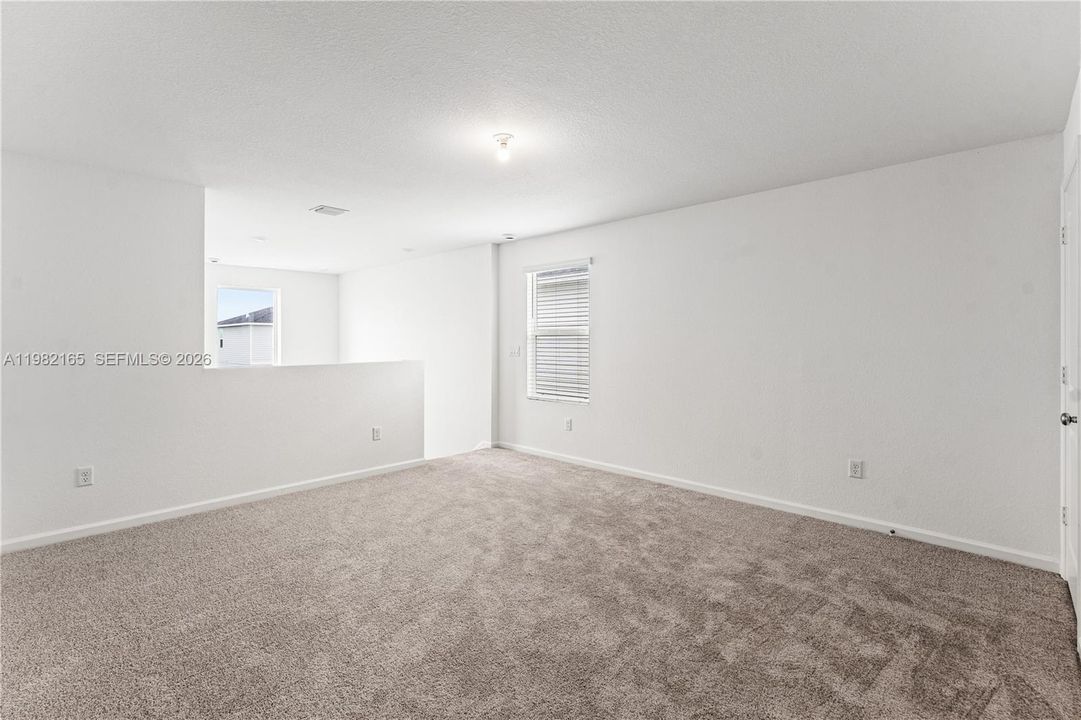 В аренду: $2,990 (5 спален, 2 ванн, 2326 Квадратных фут)