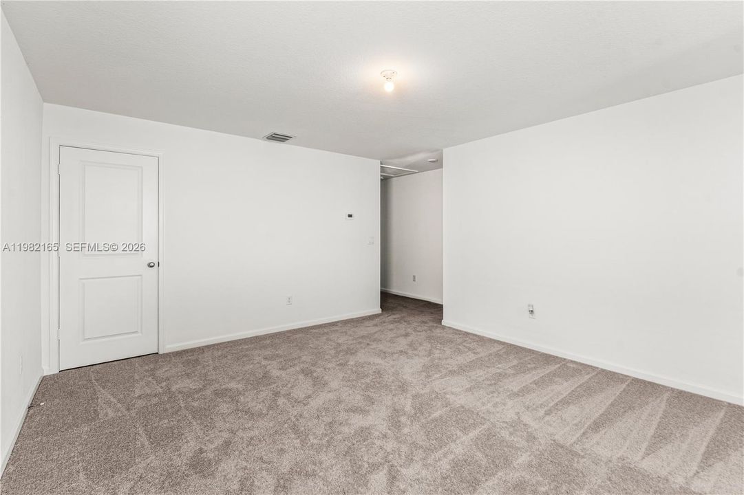 В аренду: $2,990 (5 спален, 2 ванн, 2326 Квадратных фут)