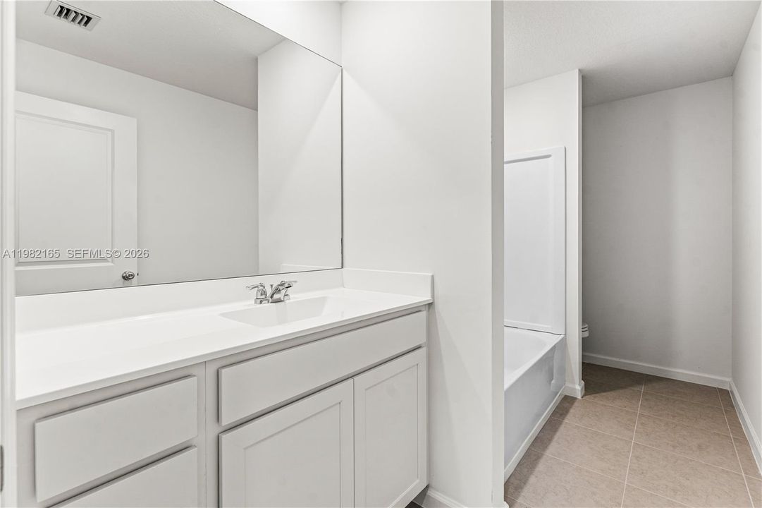 В аренду: $2,990 (5 спален, 2 ванн, 2326 Квадратных фут)