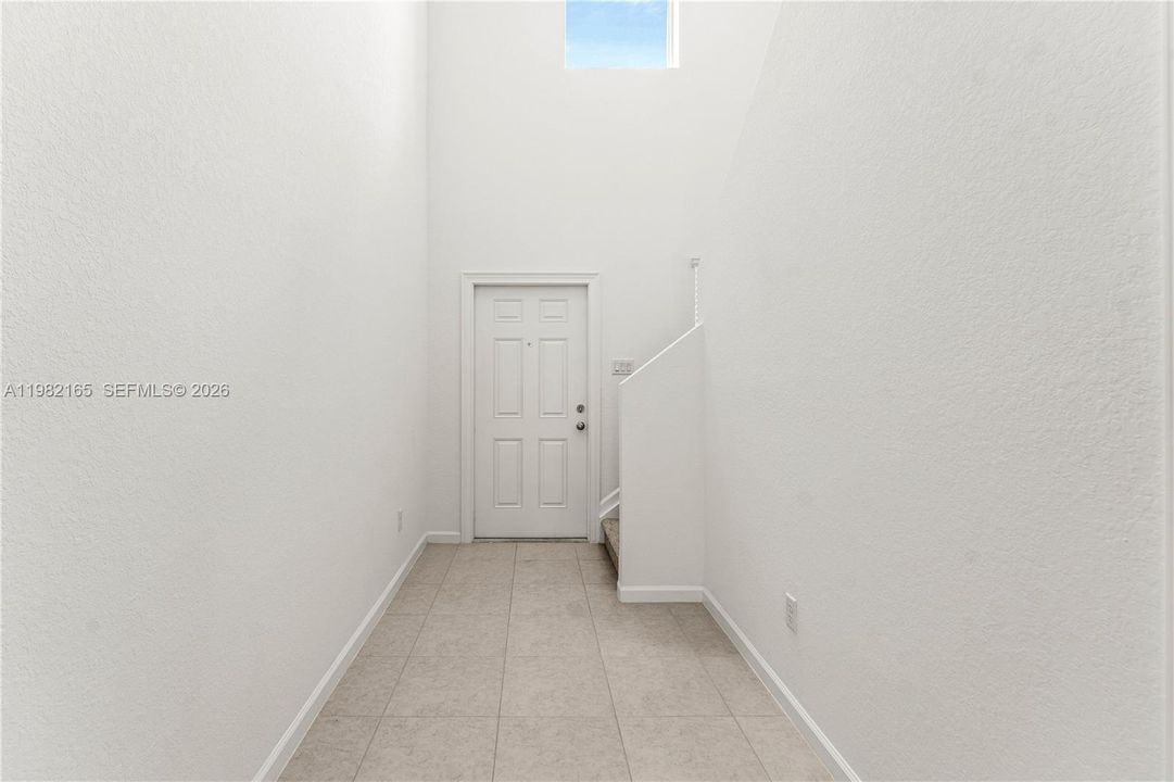В аренду: $2,990 (5 спален, 2 ванн, 2326 Квадратных фут)