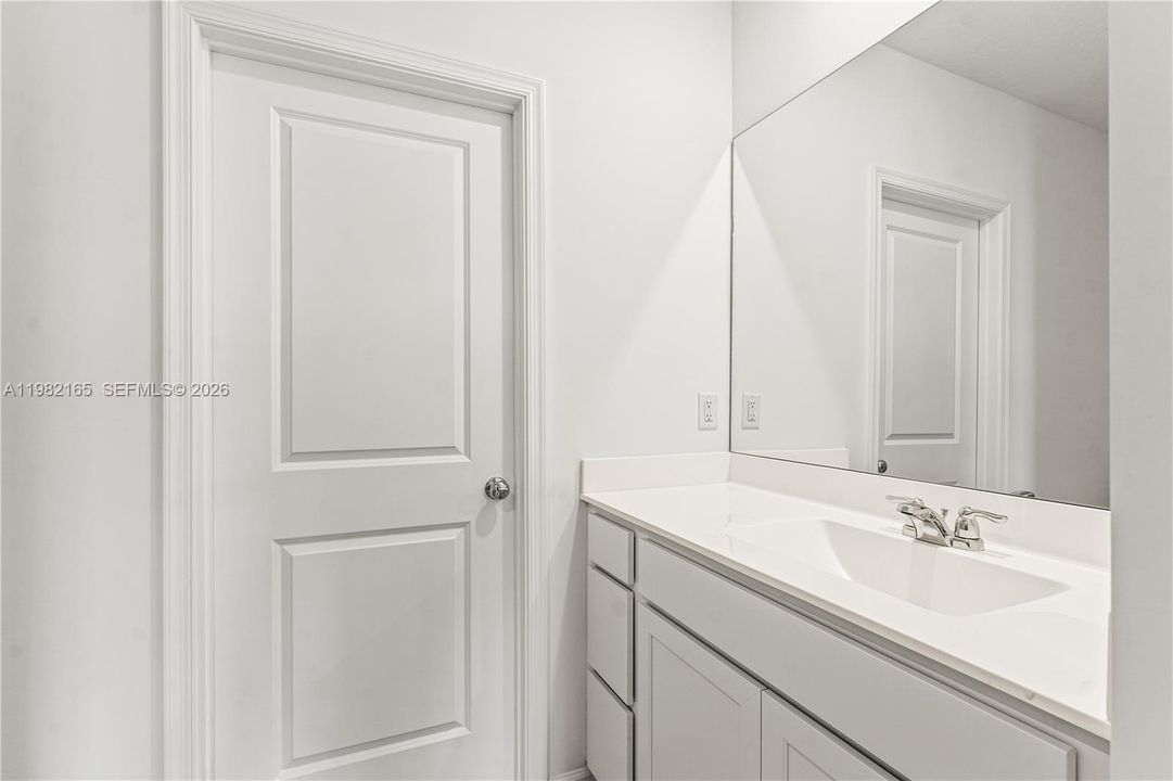 В аренду: $2,990 (5 спален, 2 ванн, 2326 Квадратных фут)