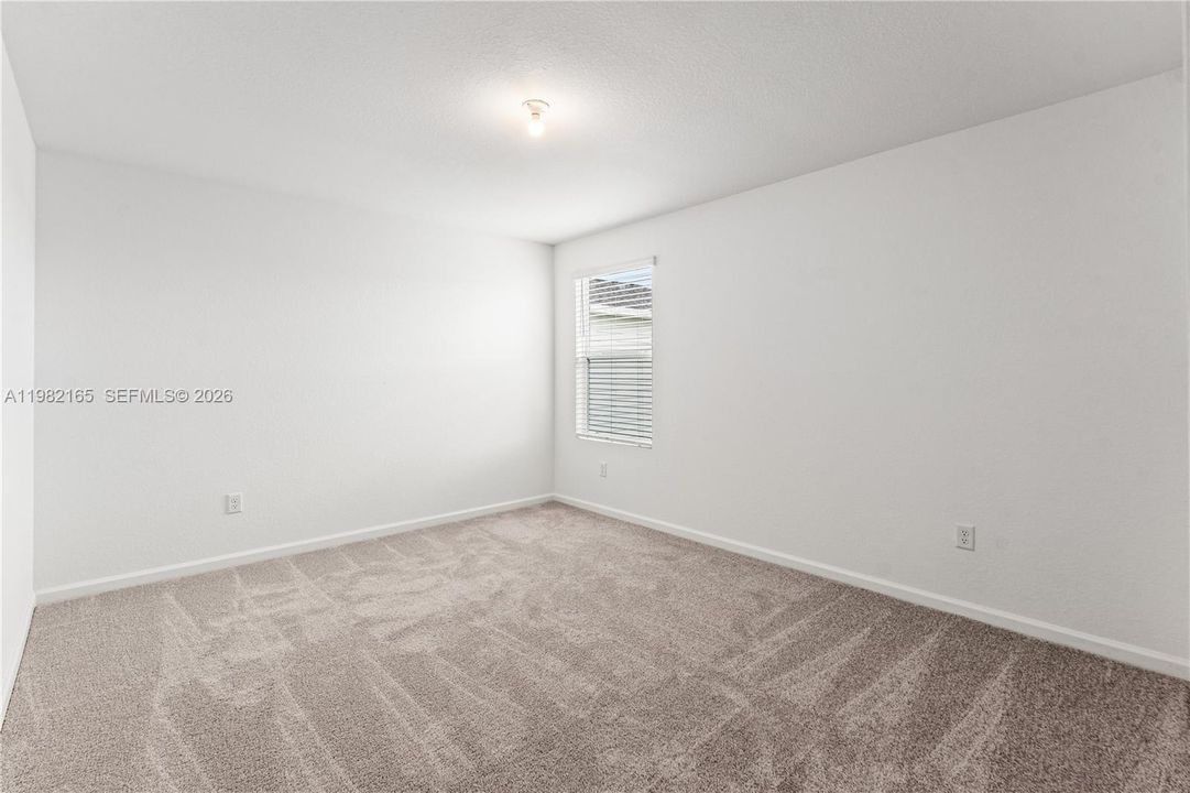 В аренду: $2,990 (5 спален, 2 ванн, 2326 Квадратных фут)