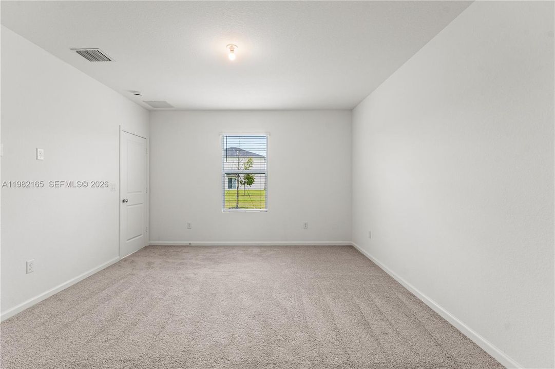 В аренду: $2,990 (5 спален, 2 ванн, 2326 Квадратных фут)