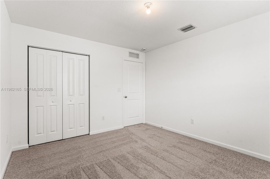 В аренду: $2,990 (5 спален, 2 ванн, 2326 Квадратных фут)